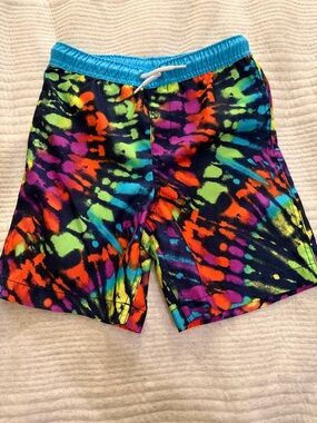 Lands’ End Tie Dye swim shorts boy size S 6-7